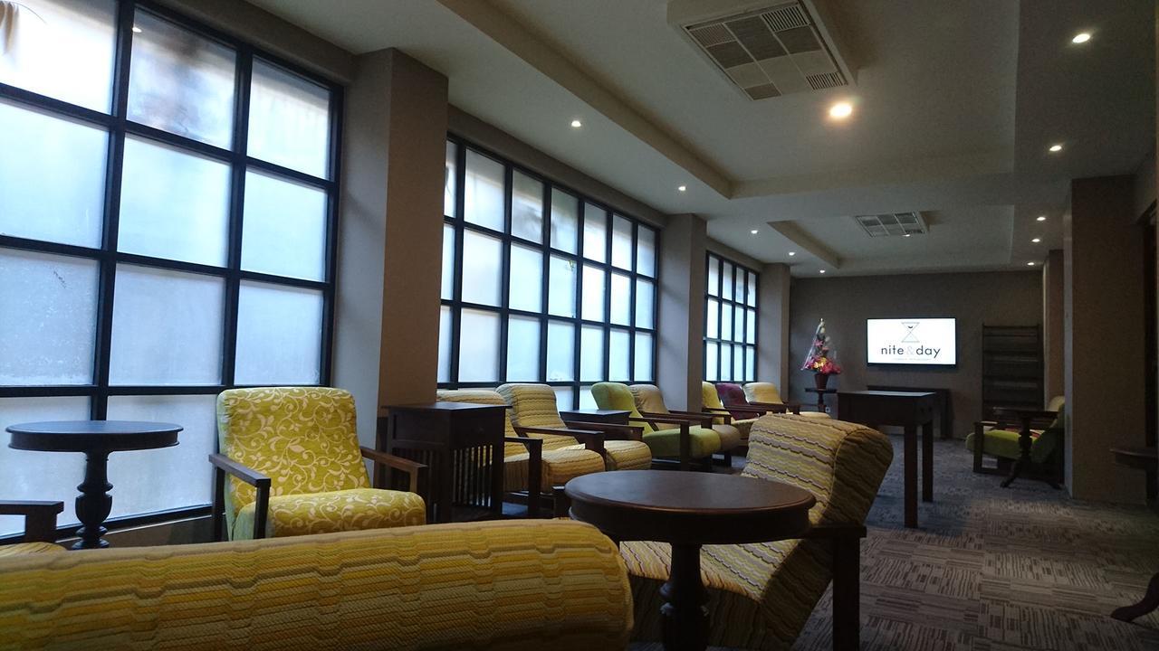 苏腊巴亚柯杜多拉酒店 泗水 外观 照片